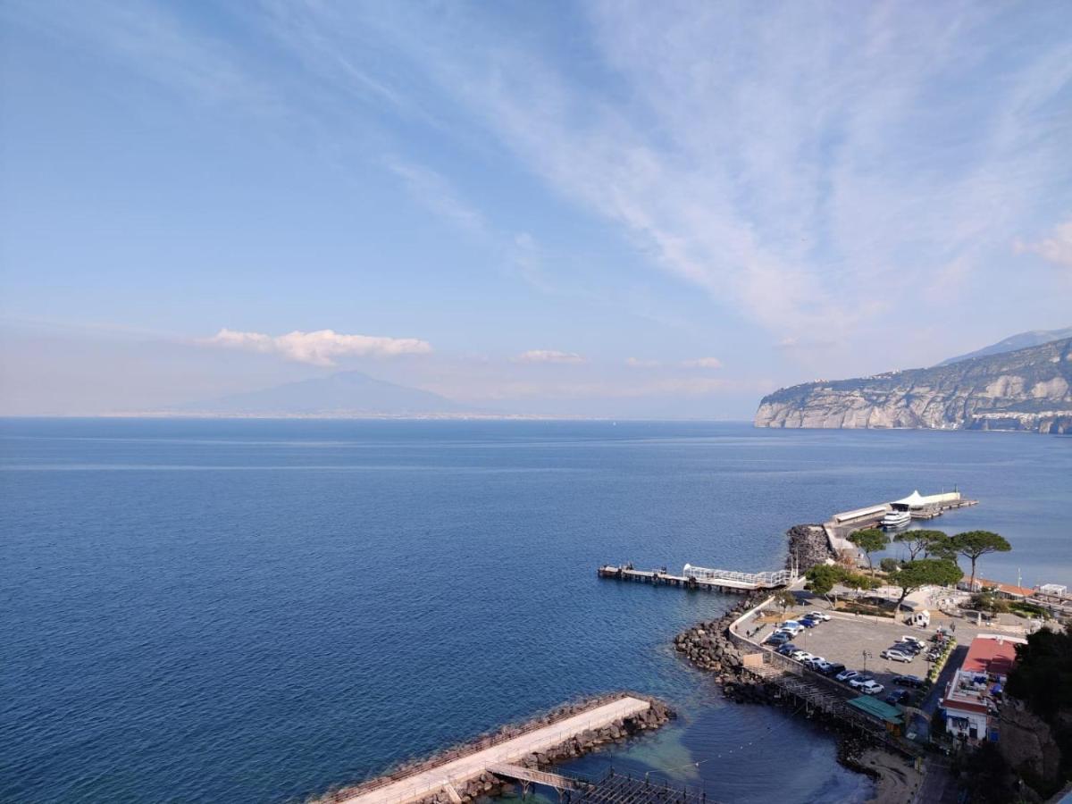 Grimaldi Guest Apartment Sorrento Esterno foto